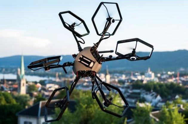 Беспилотник способен летать в вертикальном положении