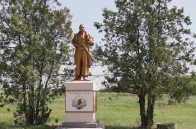 В Запорожской области памятник Ленину "декоммунизировали" в скульптуру Филиппа Орлика