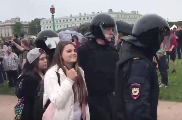 Во время протестов в Москве полиция задержала 136 подростков