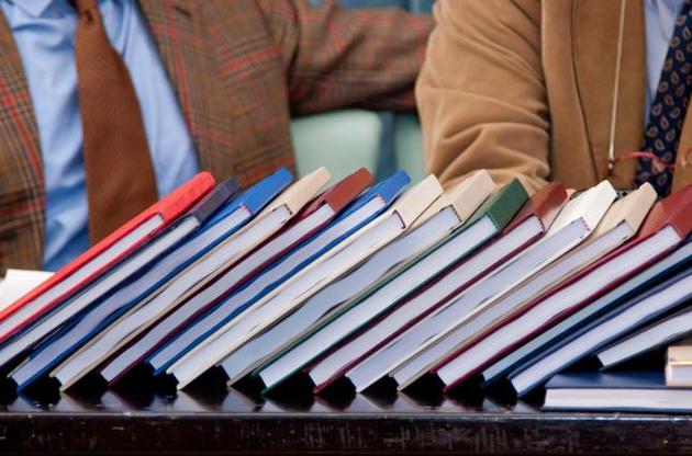 Захисту дисертацій в ЛДМУ беруть участь "мертві душі"