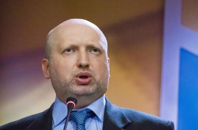 Турчинов виступає за введення візового режиму з РФ