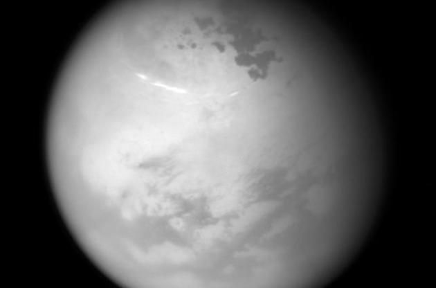 Cassini передала на Землю последние снимки "летнего" Титана