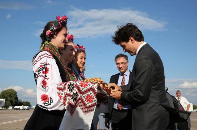 Трюдо считает, что для отмены виз для украинцев еще не пришло время.