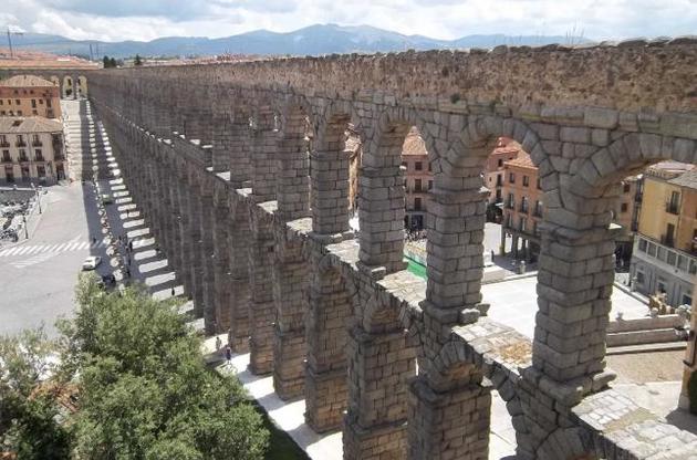 Геологи розкрили таємницю міцності давньоримського бетону