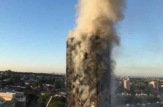 Количество погибших во время пожара в Лондоне достигло 30 человек