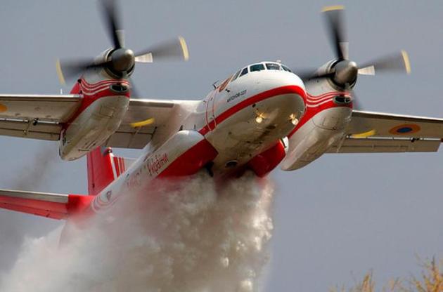 Для ліквідації лісової пожежі у Чорнобильській зоні задіяли авіацію
