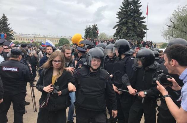 Протесты в Москве: школьника на два месяца отправили под арест