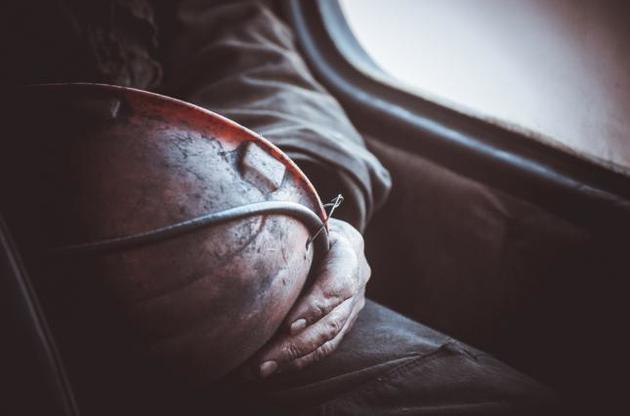 В результате несчастного случая на шахте "Россия" в Донецкой области погиб шахтер