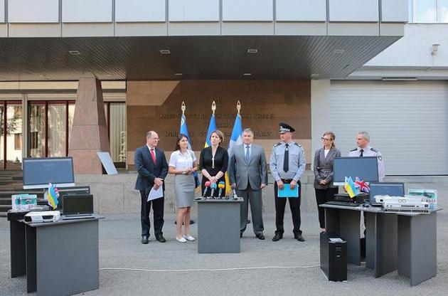 Беспомощная украинская киберполиция получила западную технику