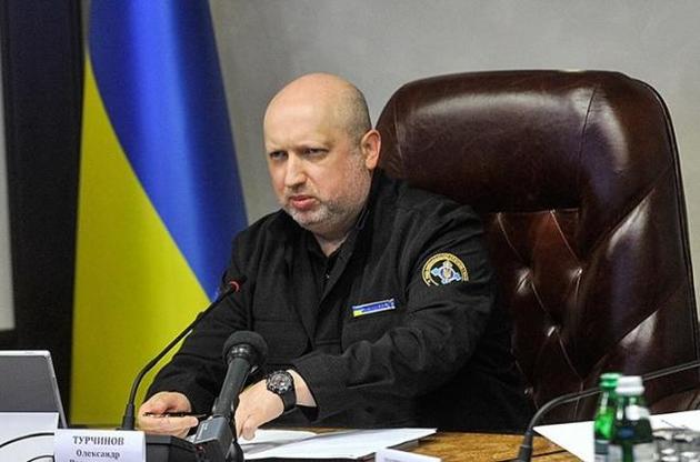 Турчинов анонсував введення системи попередньої реєстрації громадян РФ в Україні