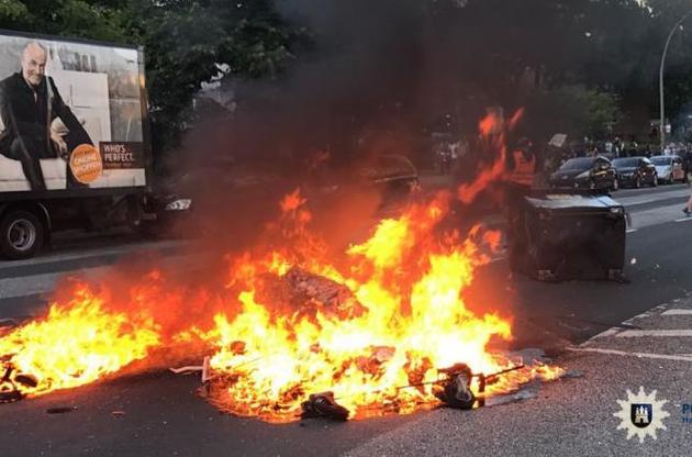Антиглобалисты вступили в столкновения с полицией Гамбурга
