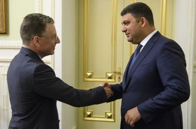 Гройсман і Волкер обговорили ситуацію на Сході України
