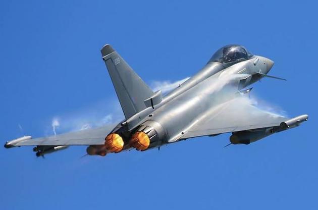 Британський винищувач перехопив бомбардувальників РФ