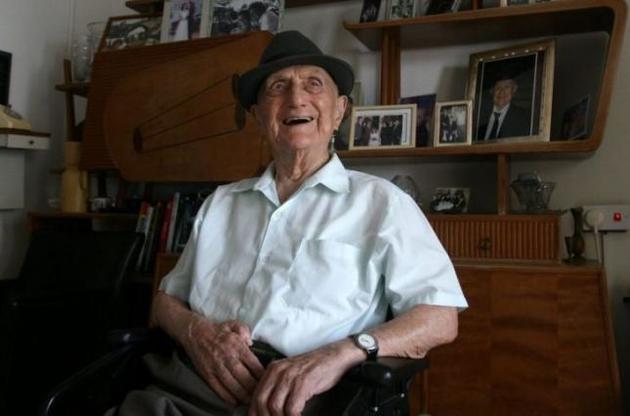 Старейший мужчина Земли прожил почти 114 лет