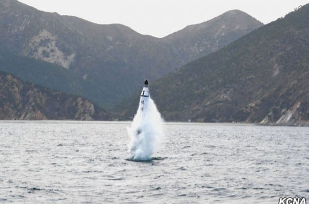 Американці засікли ракетний пуск з підводного човна КНДР - CNN