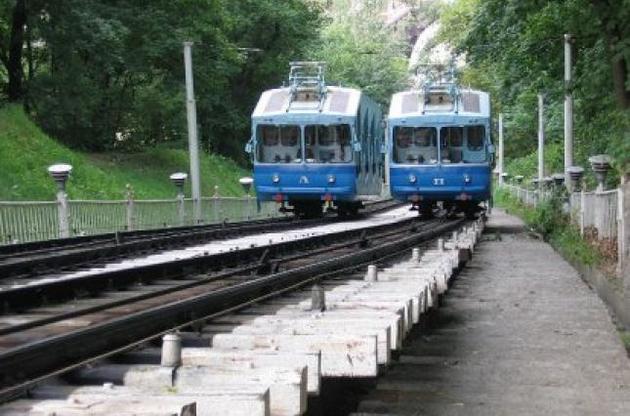 С Подола можно снова подняться наверх не пешком