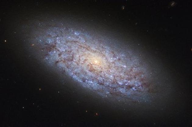 "Хаббл" сделал снимок галактики с "неправильной" темной материей