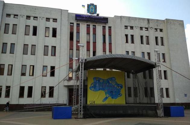 Прокуратура Броваров начала производство по факту появления на сцене города карты Украины без Крыма