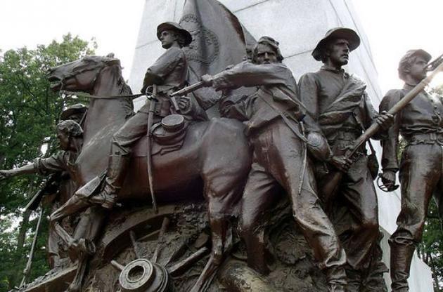 США варто вчинити з пам'ятниками конфедератам, як Україна вчинила з Ленінами - WP