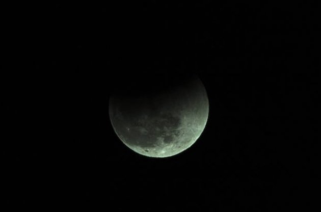 Жители различных регионов Земли наблюдали лунное затмение