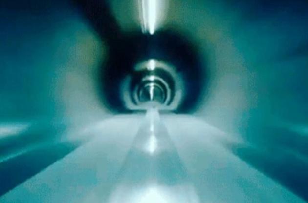 Капсула Hyperloop розігналася до 323,5 кілометрів на годину