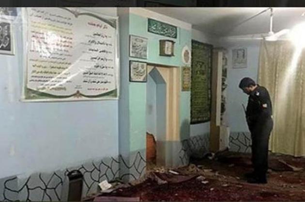 Террористы атаковали верующих в мечети во время молитвы