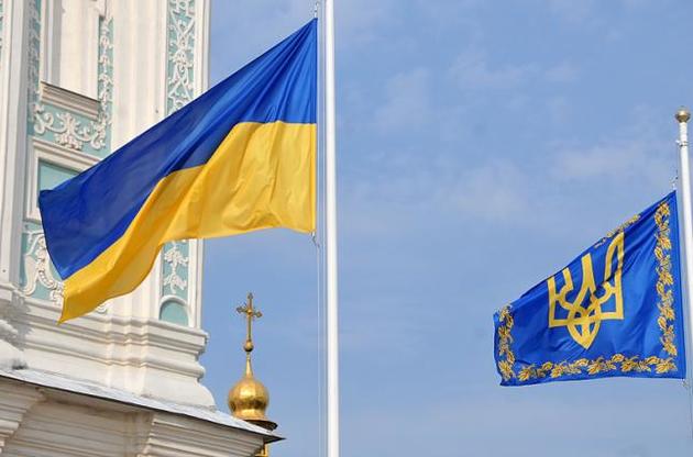 Патриотами считают себя 83% украинцев