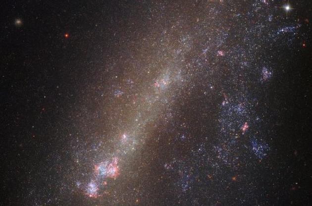 "Хаббл" сделал снимок двух разорвавших друг друга галактик