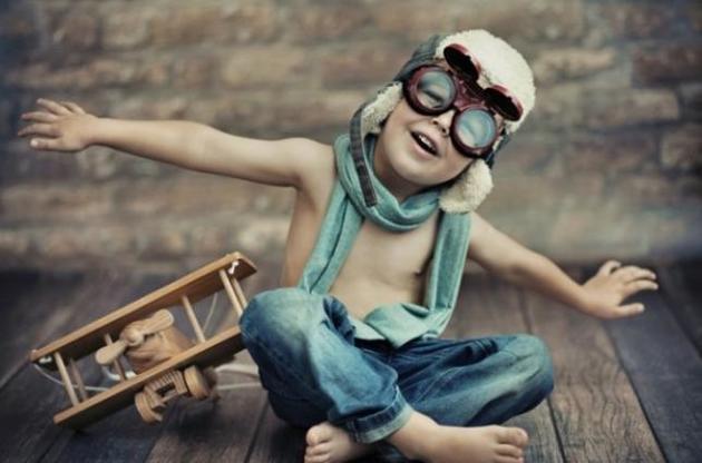 ІКАО переглянула вік, з якого дітям дозволяється літати без супроводу дорослих