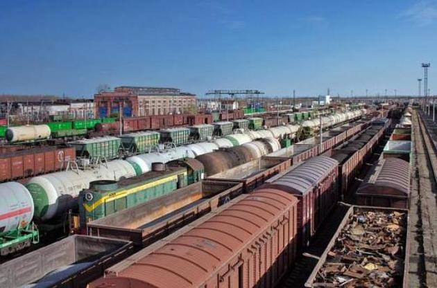 Перегруженные контейнеры вместо автодорог поедут новым поездом ТИС-Днепр-ТИС