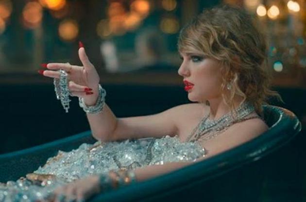 Тейлор Свифт удалось побить рекорд Адель