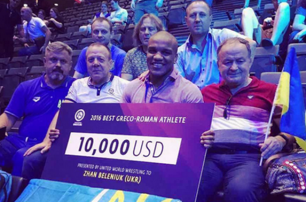 Беленюк отримав 10 тисяч доларів