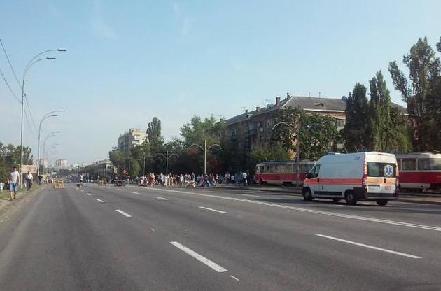 Киевляне заблокировали движение на Харьковском шоссе