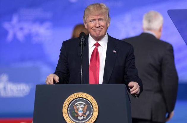 Трамп не хочет выполнять пункт закона Конгресса о санкциях, который касается территориальной целостности Украины.