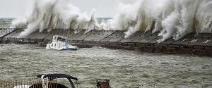 Сильний тропічний тайфун накрив Гонконг