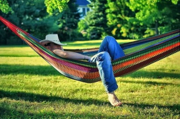 Сієста в Україні законом не заборонена і не дозволена, таке ліберальне законодавство