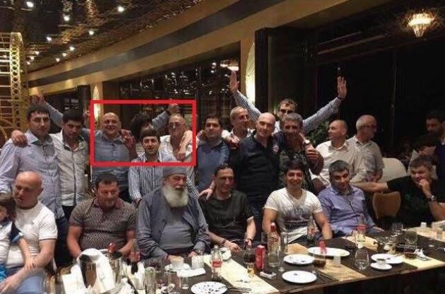 Полиция выдворила из Украины одного из воров-близнецов, но не знает, какого именно