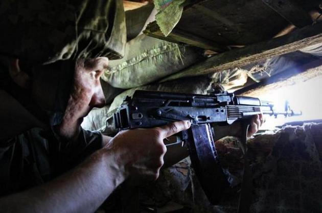 У Донбасі поранено двох українських військових