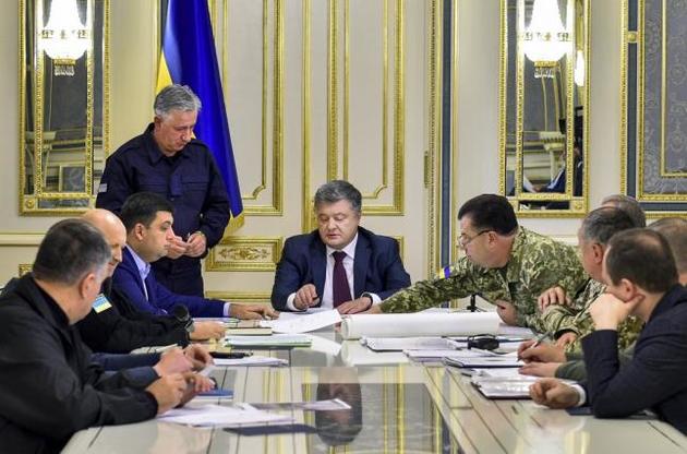 Порошенко провел заседание военного кабинета в связи с ситуацией в Калиновке