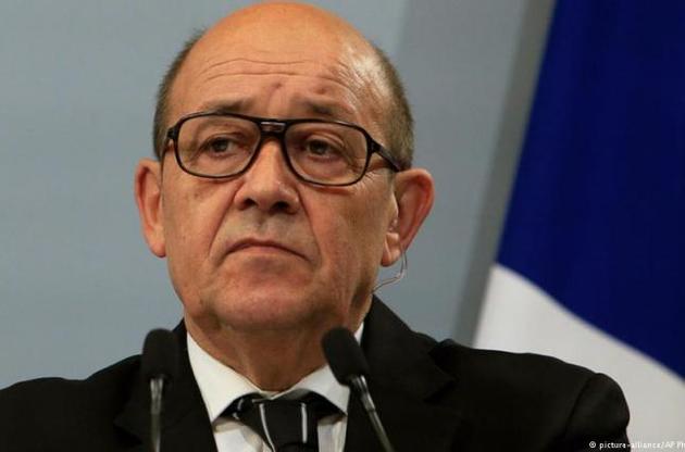 Глава МИД Франции назвал "интересным" предложение ввести миротворцев в ОРДЛО