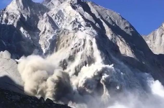Массивный оползень в швейцарских Альпах 8 пропавших, 200 эвакуированных