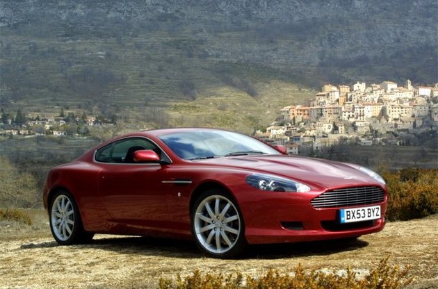 Aston Martin к 2025 году перейдет на выпуск гибридных автомобилей