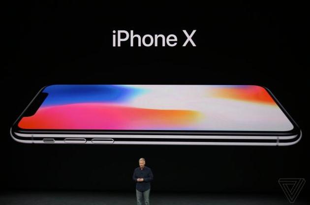 Новый iPhone X "глючил" на презентации.
