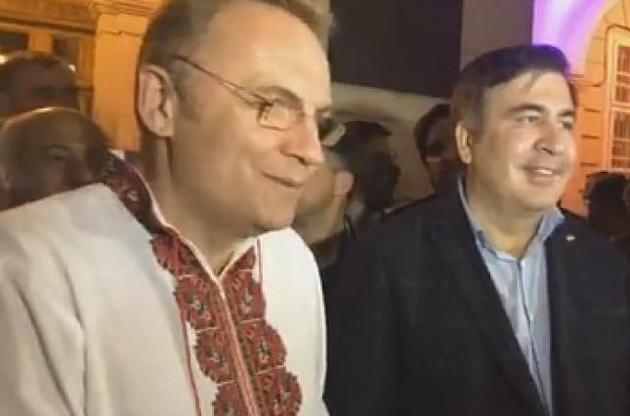 Садовый встретил Саакашвили во Львове