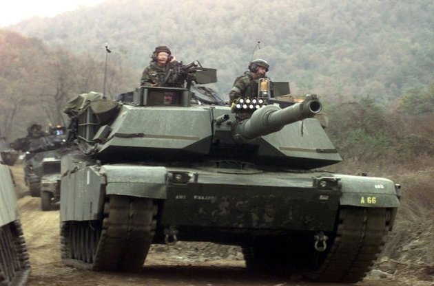 До Польщі доставили американські танки і гармати