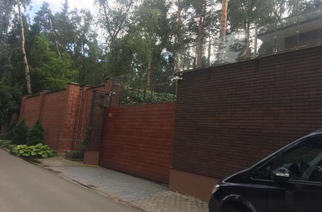 Журналисты обнаружили забор дачи Януковича под Москвой