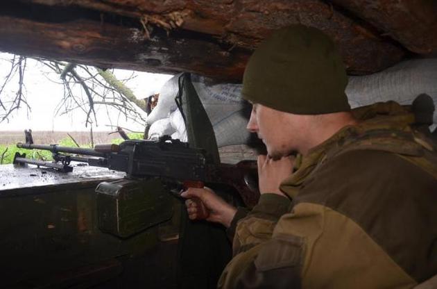 Бойовики обстріляли українських військових в районі Авдіївки і Мар'їнки