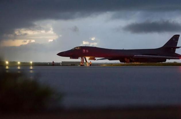 Американські військові літаки проникнули в повітряний простір Північної Кореї