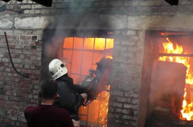 Пожежу на складі ліквідували рано-вранці