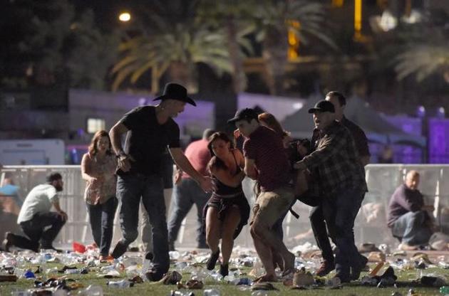 В США объявили пятидневный траур по жертвам трагедии в Лас-Вегасе